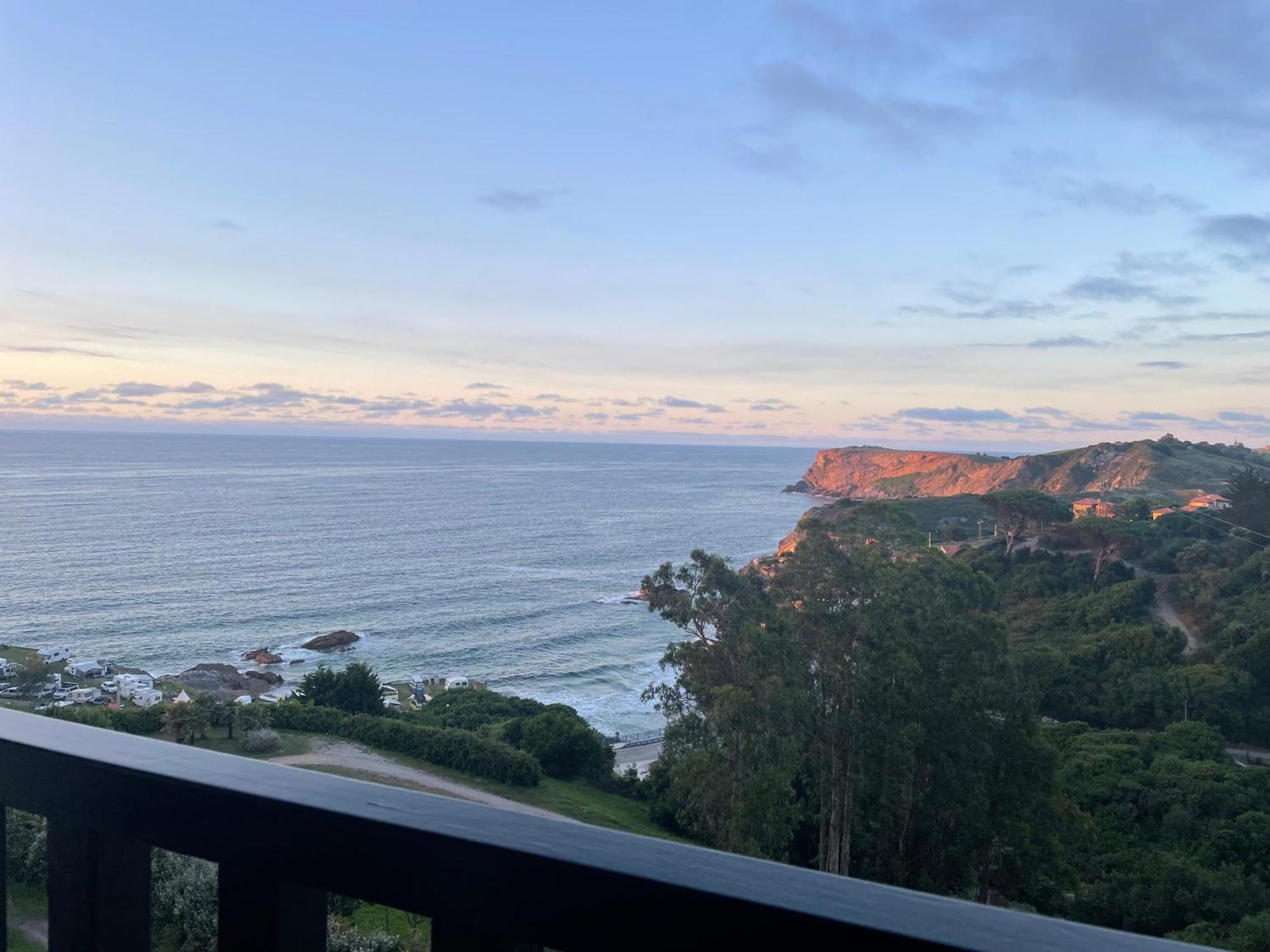 Bonito Duplex Con Vistas Al Mar Apartment Comillas Luaran gambar